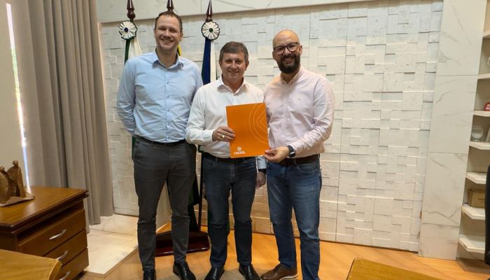 Foto - Assessoria Cresol Integração e Prefeitura de Entre Rios do Oeste ampliam parceria